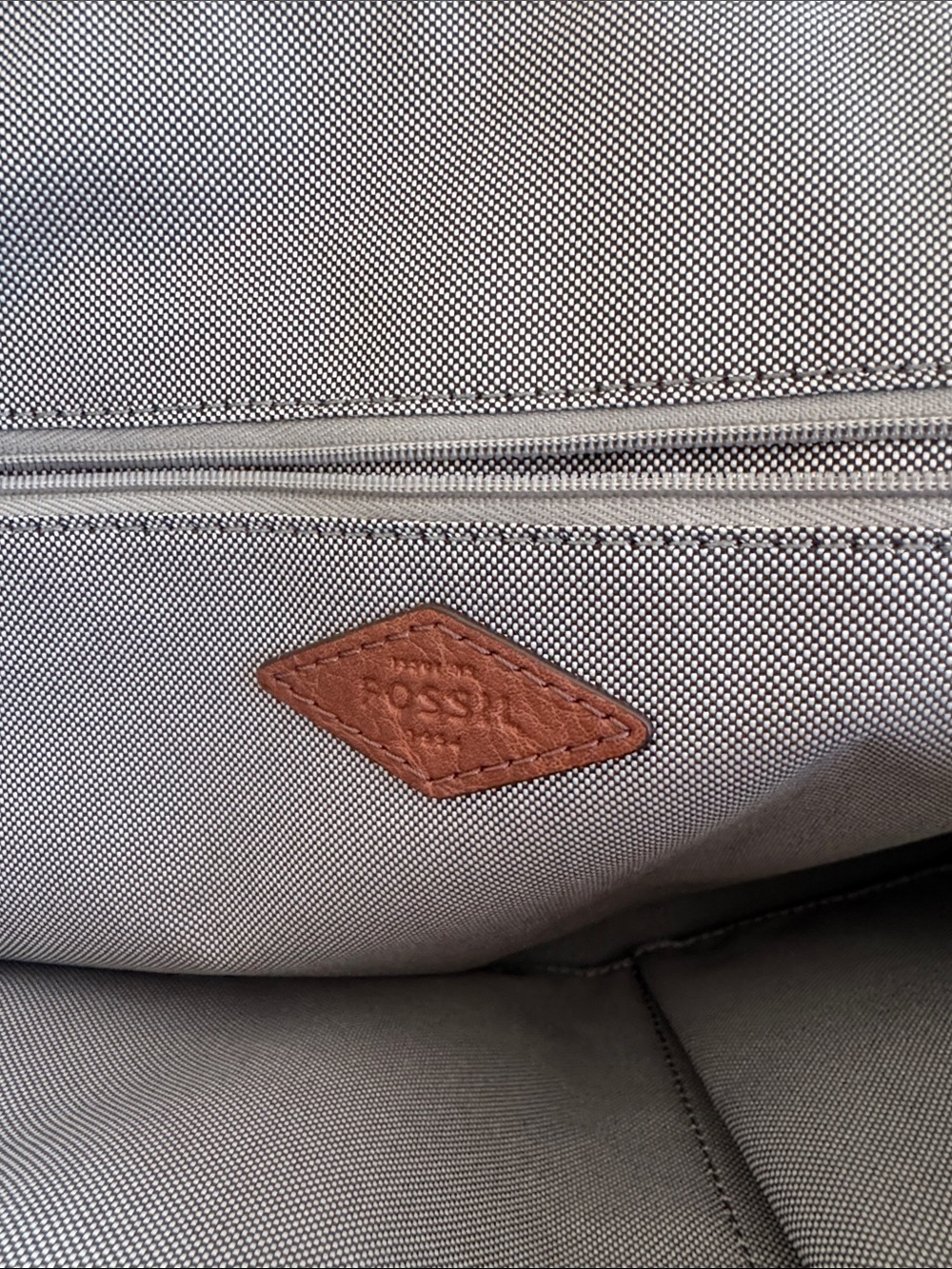 Fossil Rachel Leather Tote Bag in Deep Burgundy with Tan Straps - Picture 5 of 7